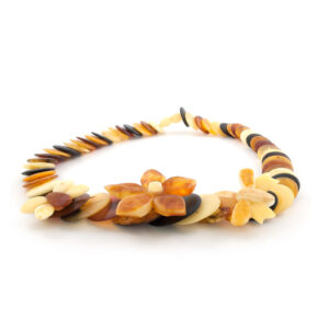 amber-necklace-flowers-unpolished-butt
