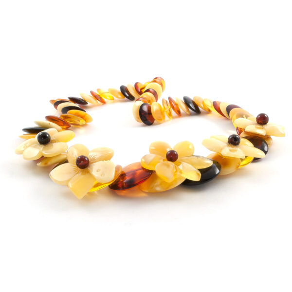 amber-necklace-flowers-polished-new amber-necklace-flowers-polished-new