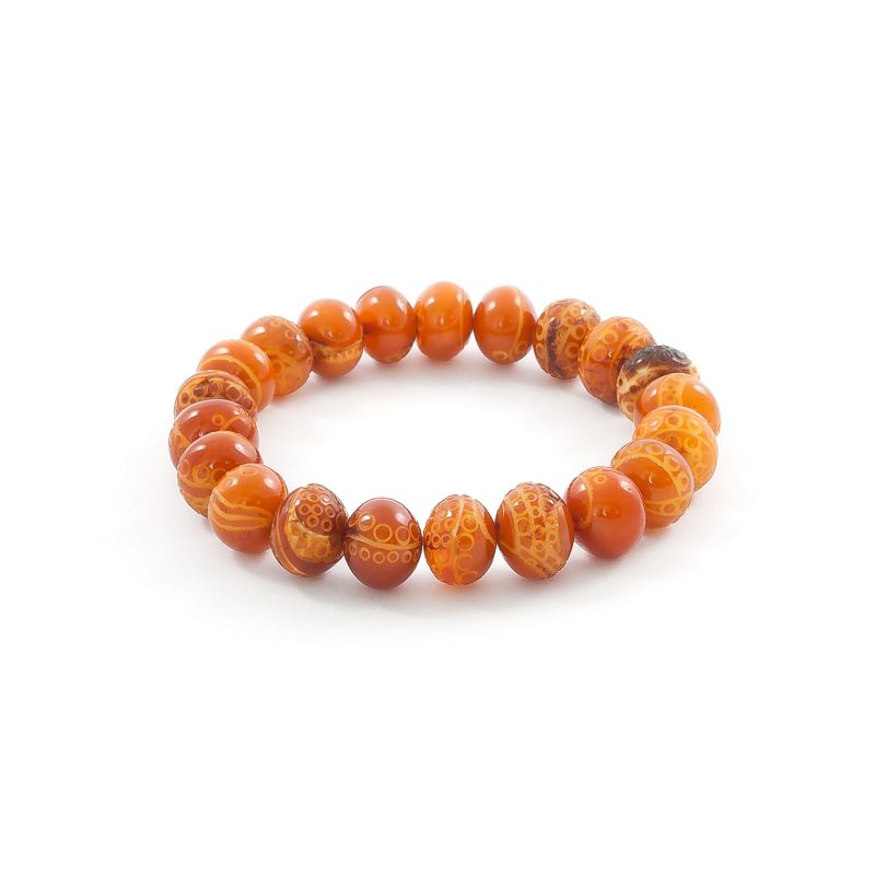 amber-bracelet-embossed-baroque