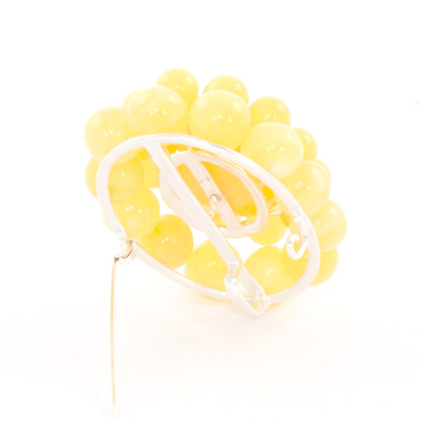 amber-brooch-yelow-with-silver-back.jpg