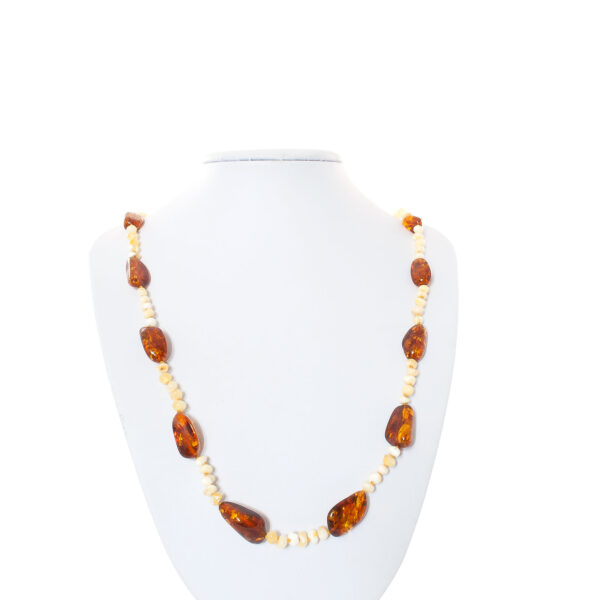 amber-necklace-amber-front