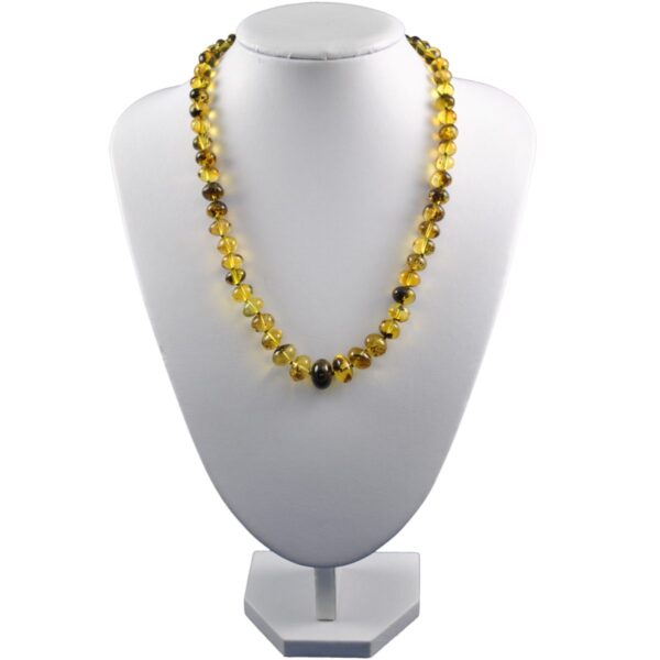 amber-necklace-baroque-green-e1525953675749.jpg