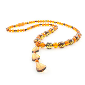 amber-necklace-faceted-composition