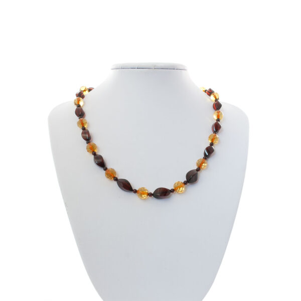 amber-necklace-faceted-rounds-and-olives-front amber-necklace-faceted-rounds-and-olives-front