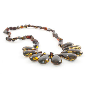 amber-necklace-green-facet