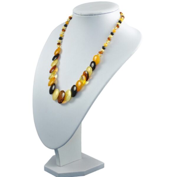 amber-necklace-komposition-disc-mix-left-e1526035133880.jpg