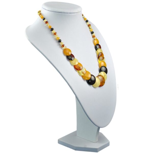 amber-necklace-komposition-disc-mix-right-e1526035151887.jpg