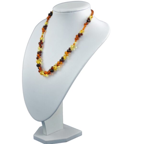 amber-necklace-komposition-grapes-left-e1526035195862.jpg