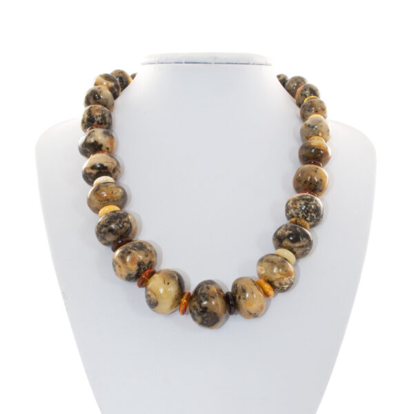 amber-necklace-queen-beads-w.jpg