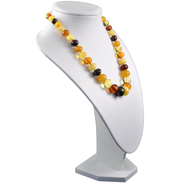 amber-necklace-round-beads-mix-right-e1525954940168.jpg
