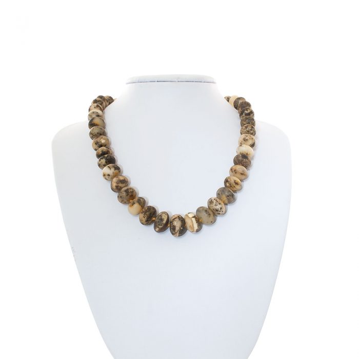 amber-necklace-unpolished-buttons-front