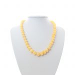 amber-necklace-yellow-buttons-front