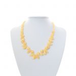 amber-necklace-yellow-leafs-front