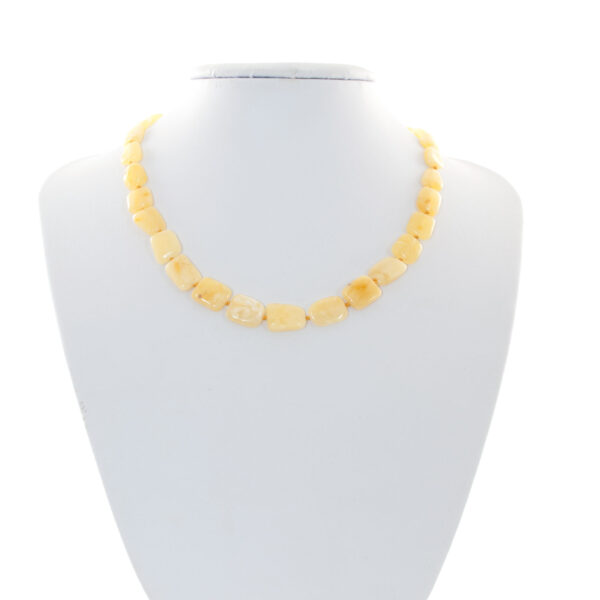 amber-necklace-yellow-smaill-pieces-w.jpg