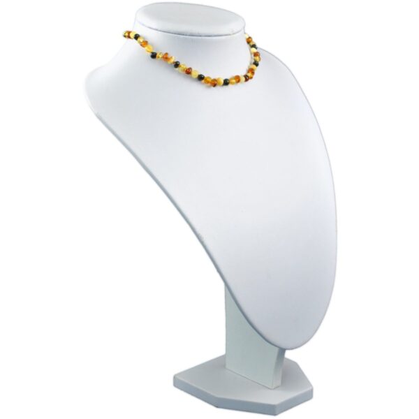 children-amber-necklace-barokas-mix-right-e1525960005611.jpg